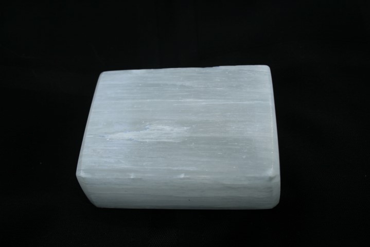 Selenite bar enhances decision making ability 4360